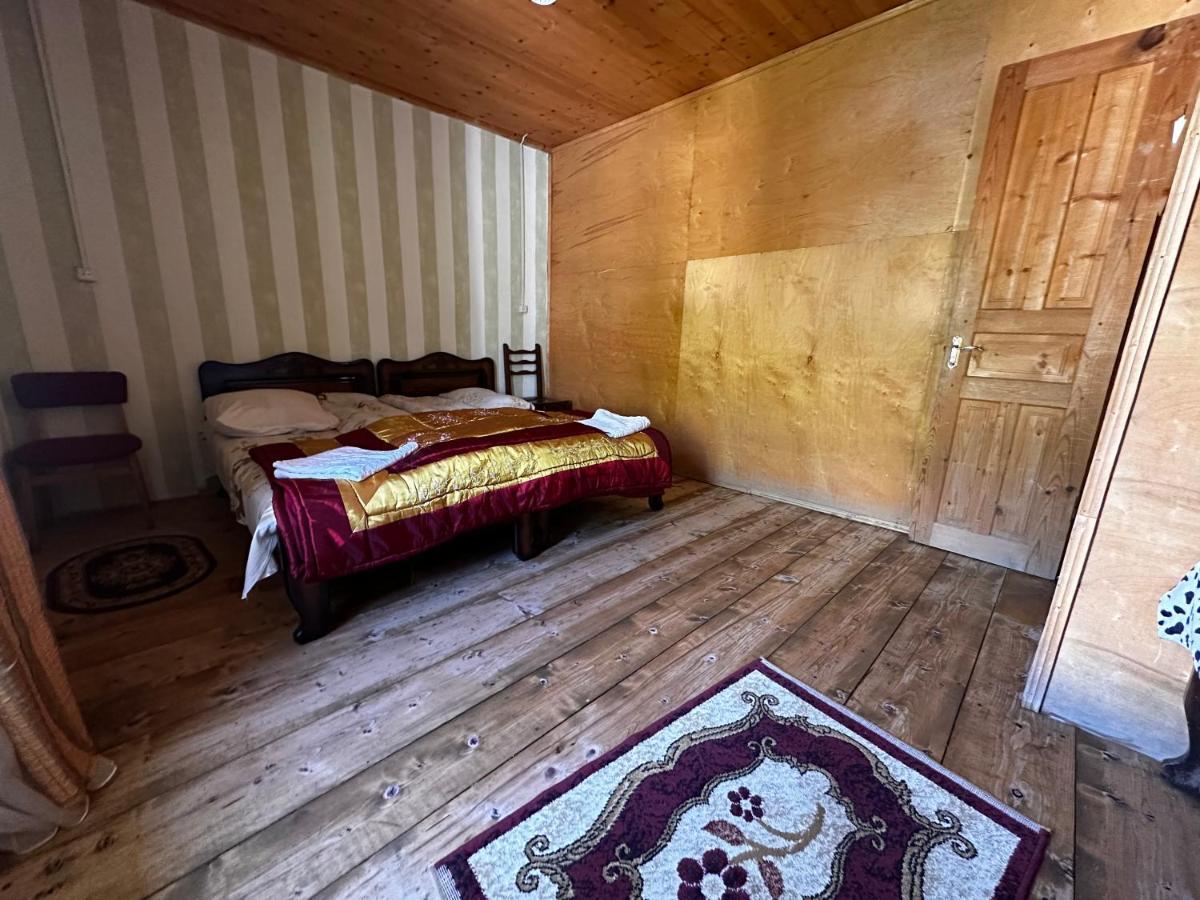 Guesthouse Angelina Ushguli ภายนอก รูปภาพ