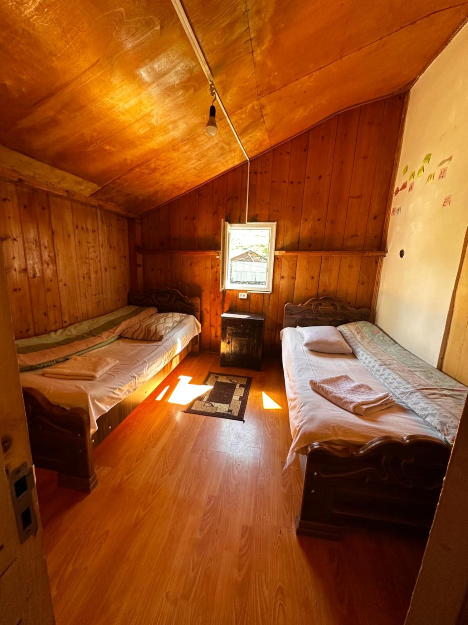 Guesthouse Angelina Ushguli ภายนอก รูปภาพ