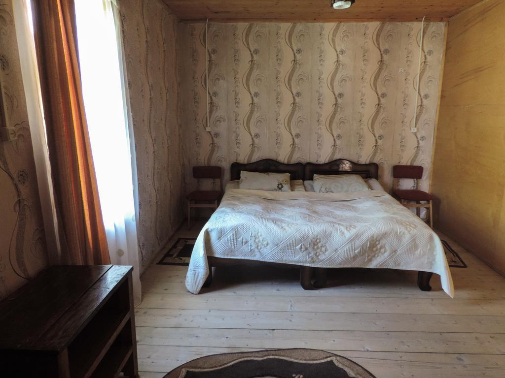 Guesthouse Angelina Ushguli ภายนอก รูปภาพ