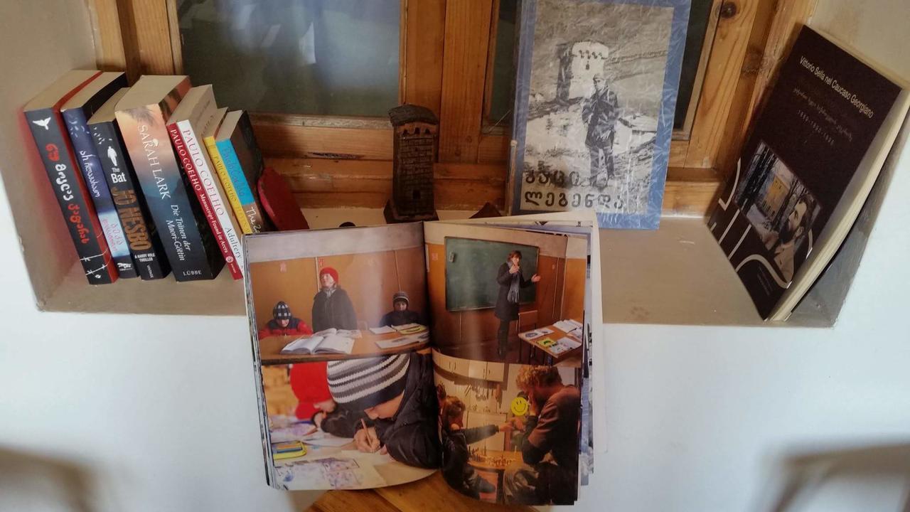 Guesthouse Angelina Ushguli ภายนอก รูปภาพ
